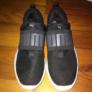 BLACK PUMA SHOES